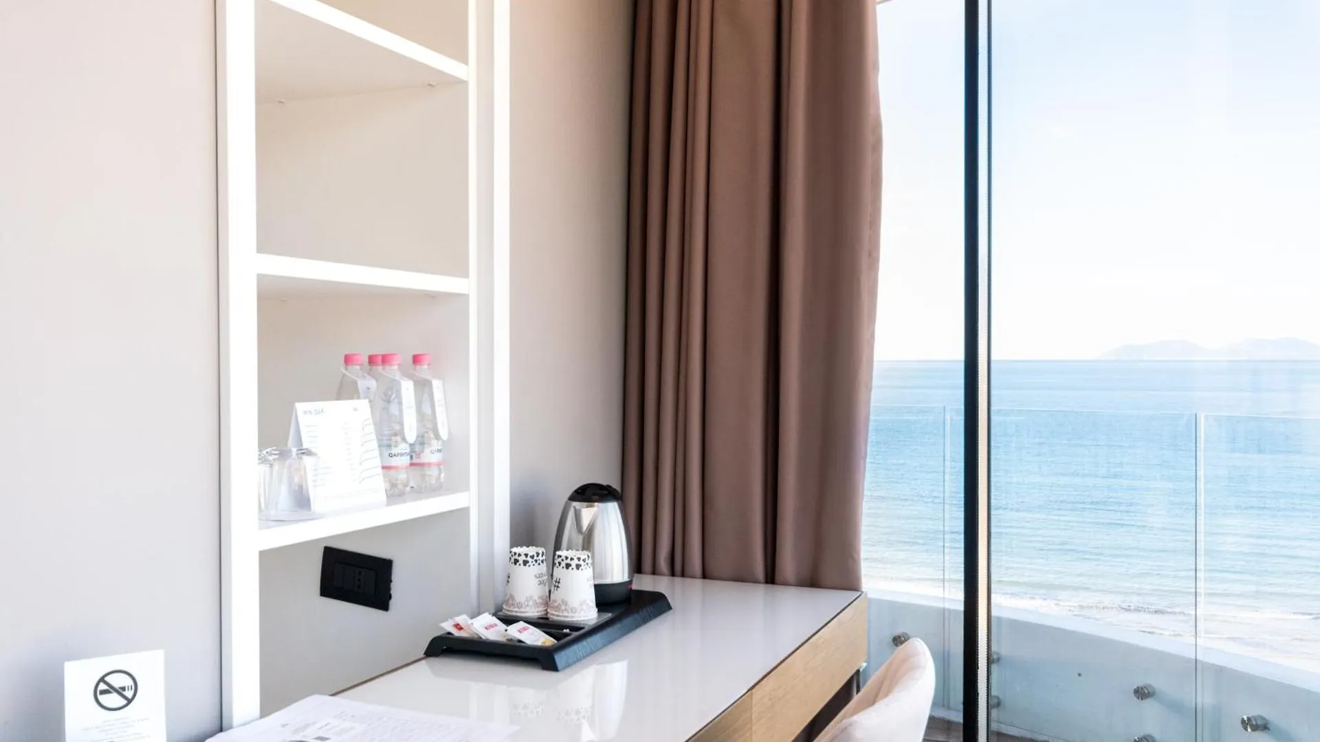 Yacht Hotel Vlorë