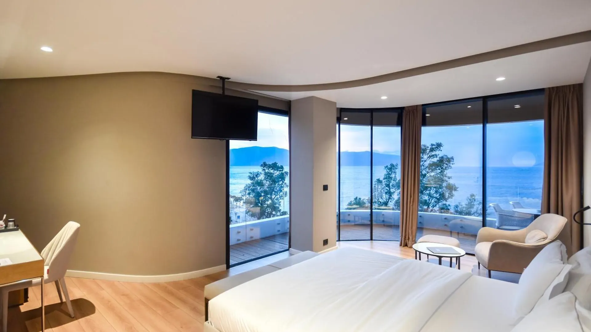 Yacht Hotel Vlorë Albanien