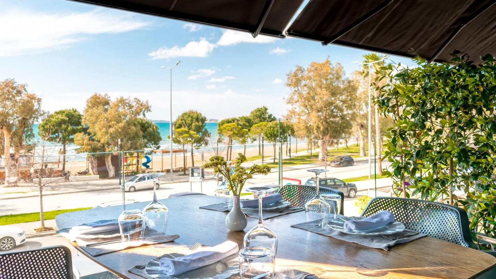 Yacht Hotel Vlorë