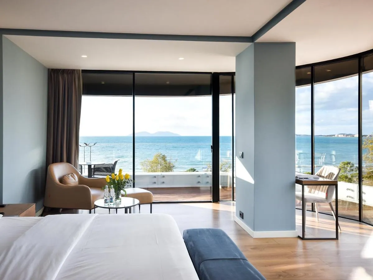 Yacht Hotel فلورا