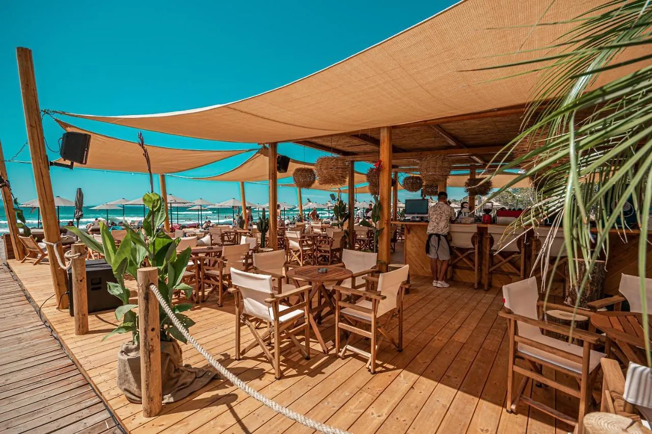 Yacht Hotel Vlorë 4*,