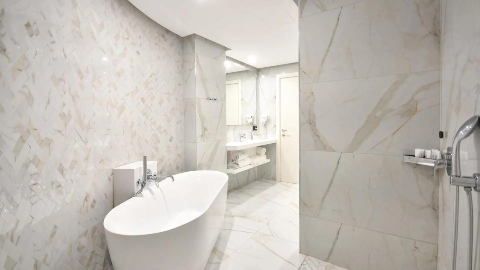 ****  Yacht Hotel Vlorë Albania