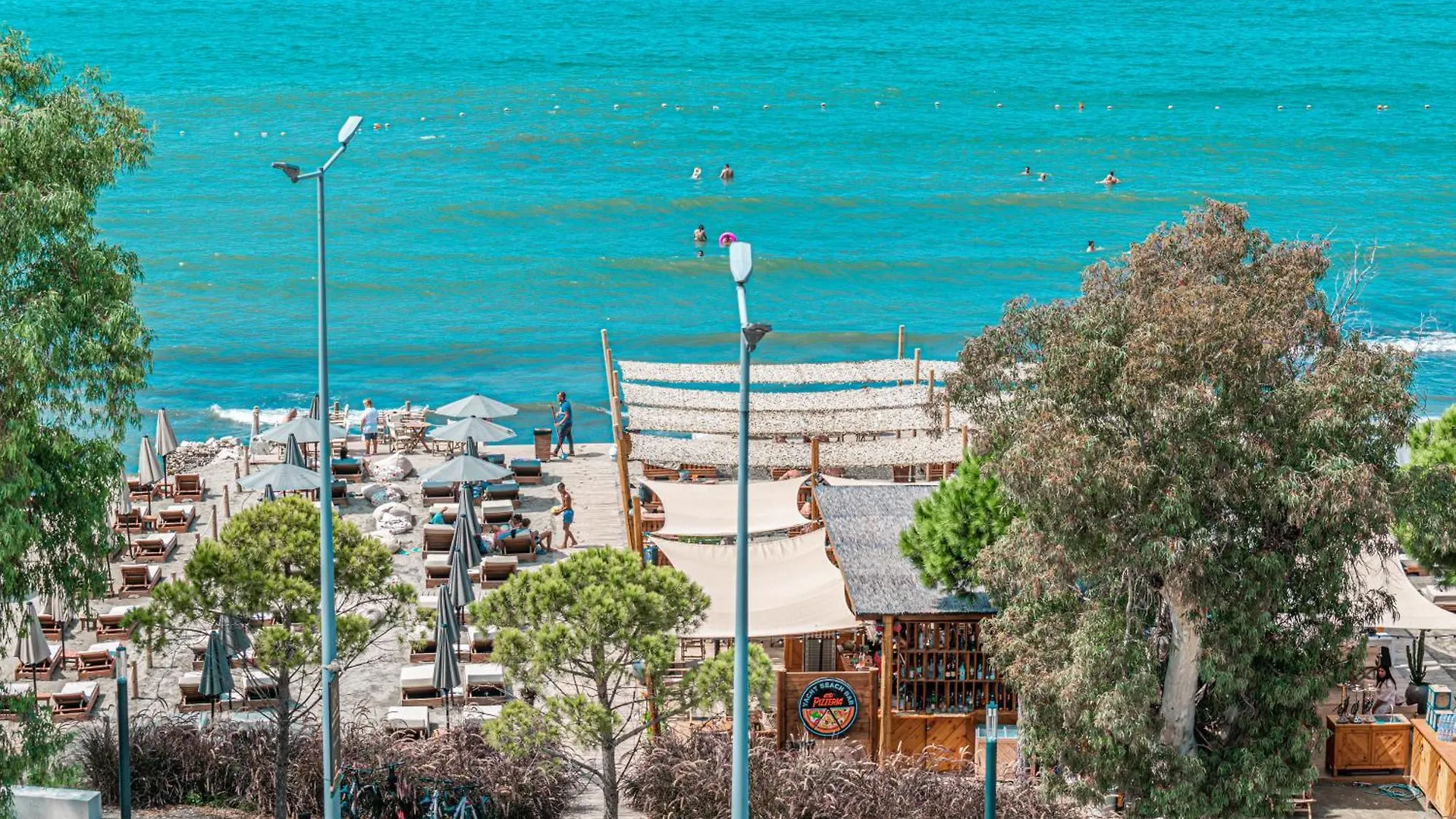 Yacht Hotel فلورا ألبانيا